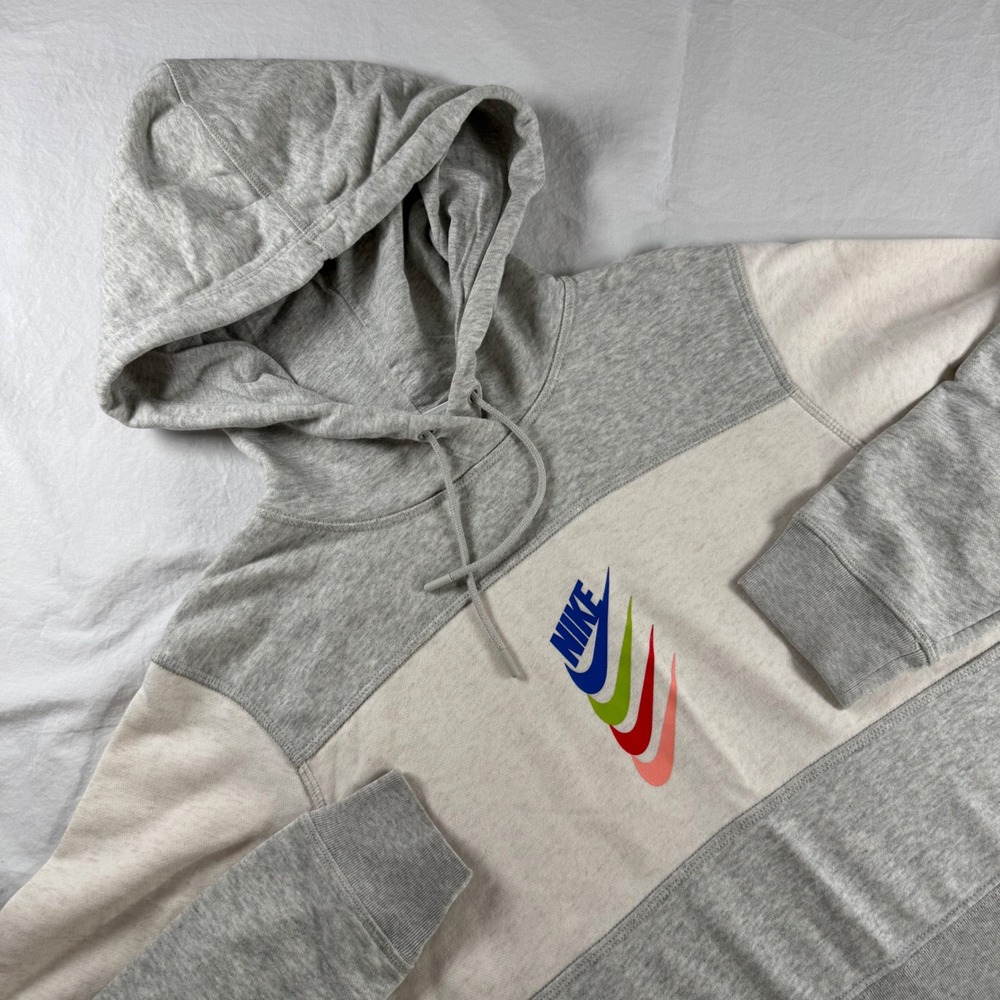 Nike Women's Size XS Gray/Cream Sport Daisy Multi-Logo Cropped Hoodie DM6758-050